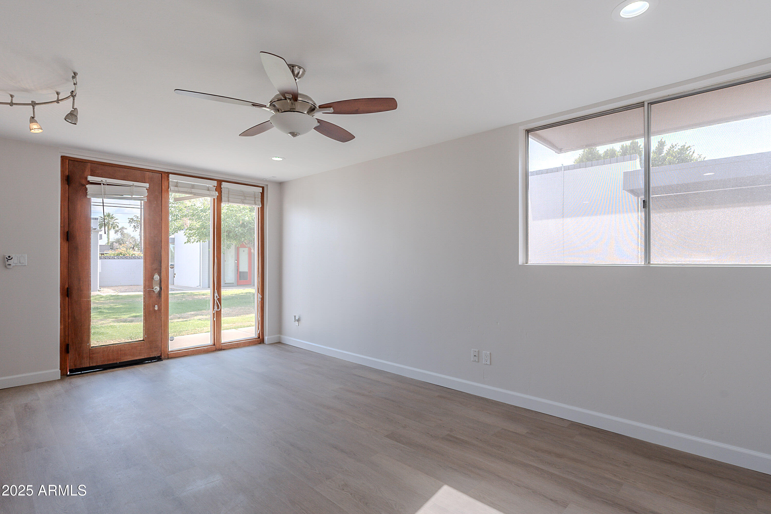 4206 North 38th Street, Unit 1 Phoenix, AZ 85018 - Photo 8 of 14 38th-18