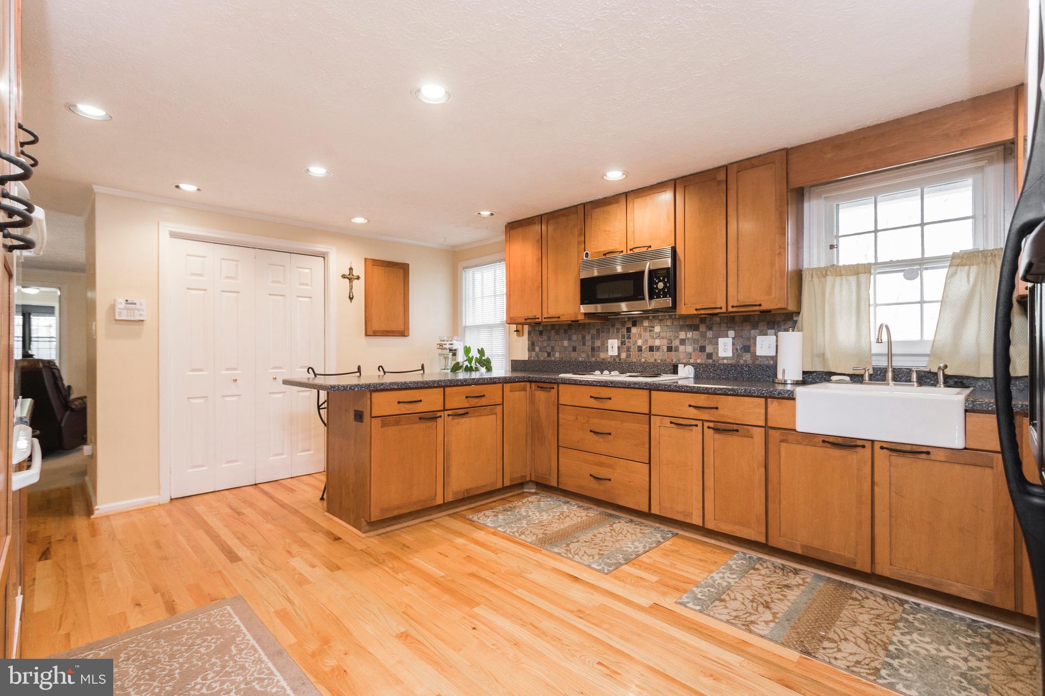 6506 Shamrock Road Manassas, VA 20112 - Photo 24 of 64 completely renovated kitchen with wood floors