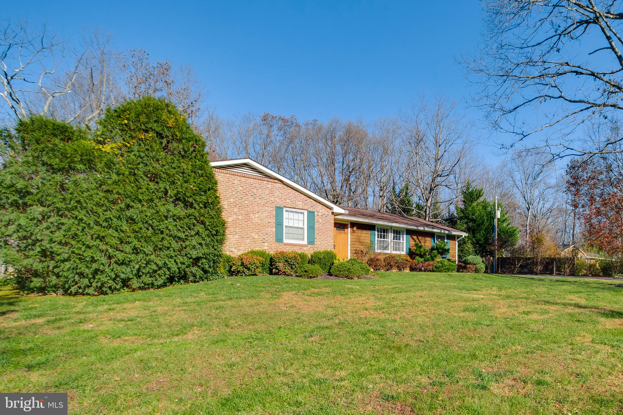 6506 Shamrock Road Manassas, VA 20112 - Photo 10 of 64 brick home on over 1 acre