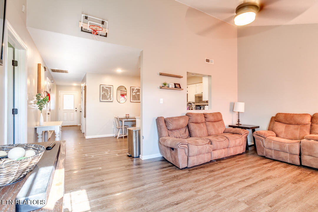 8074 Intervale Way Powell, TN 37849 - Photo 12 of 26 011241130-1-8074IntervaleWayPowellTn-SCR