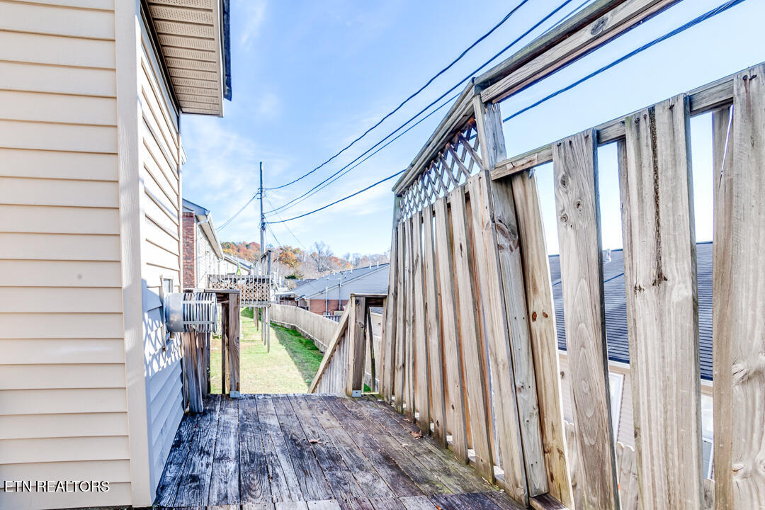 8074 Intervale Way Powell, TN 37849 - Photo 24 of 26 023241130-1-8074IntervaleWayPowellTn-SCR
