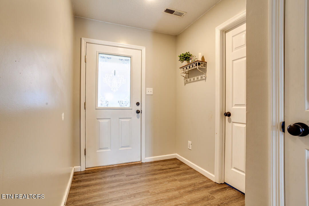 8074 Intervale Way Powell, TN 37849 - Photo 3 of 26 004241130-1-8074IntervaleWayPowellTn-SCR