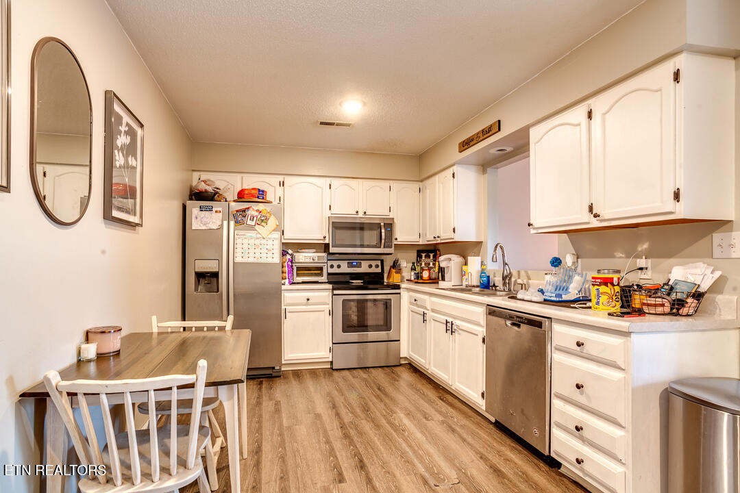 8074 Intervale Way Powell, TN 37849 - Photo 6 of 26 005241130-1-8074IntervaleWayPowellTn-SCR