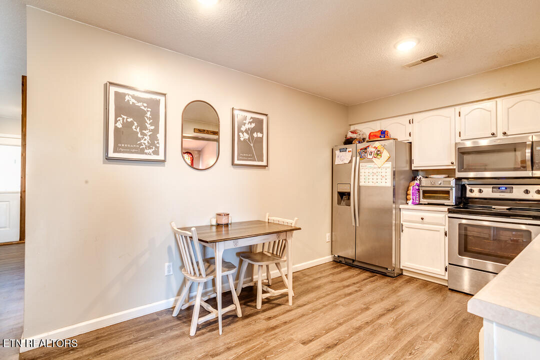 8074 Intervale Way Powell, TN 37849 - Photo 7 of 26 014241130-1-8074IntervaleWayPowellTn-SCR