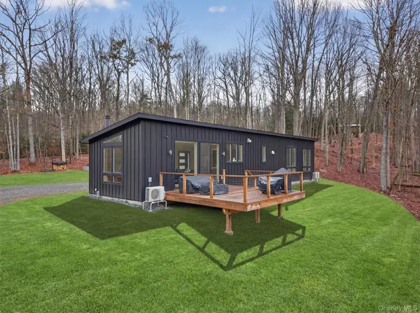 $525,000 | 119 Lenni Lenape Road, Narrowsburg, NY 12764