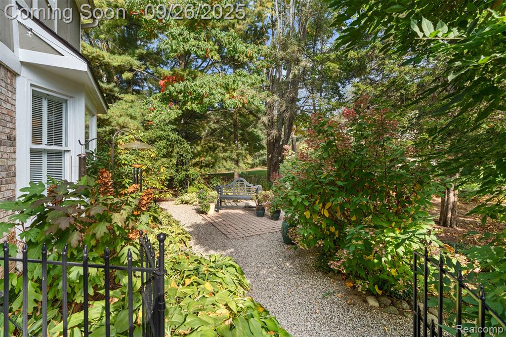 523 Uphill Road Milford, MI 48381 - Photo 47 of 68