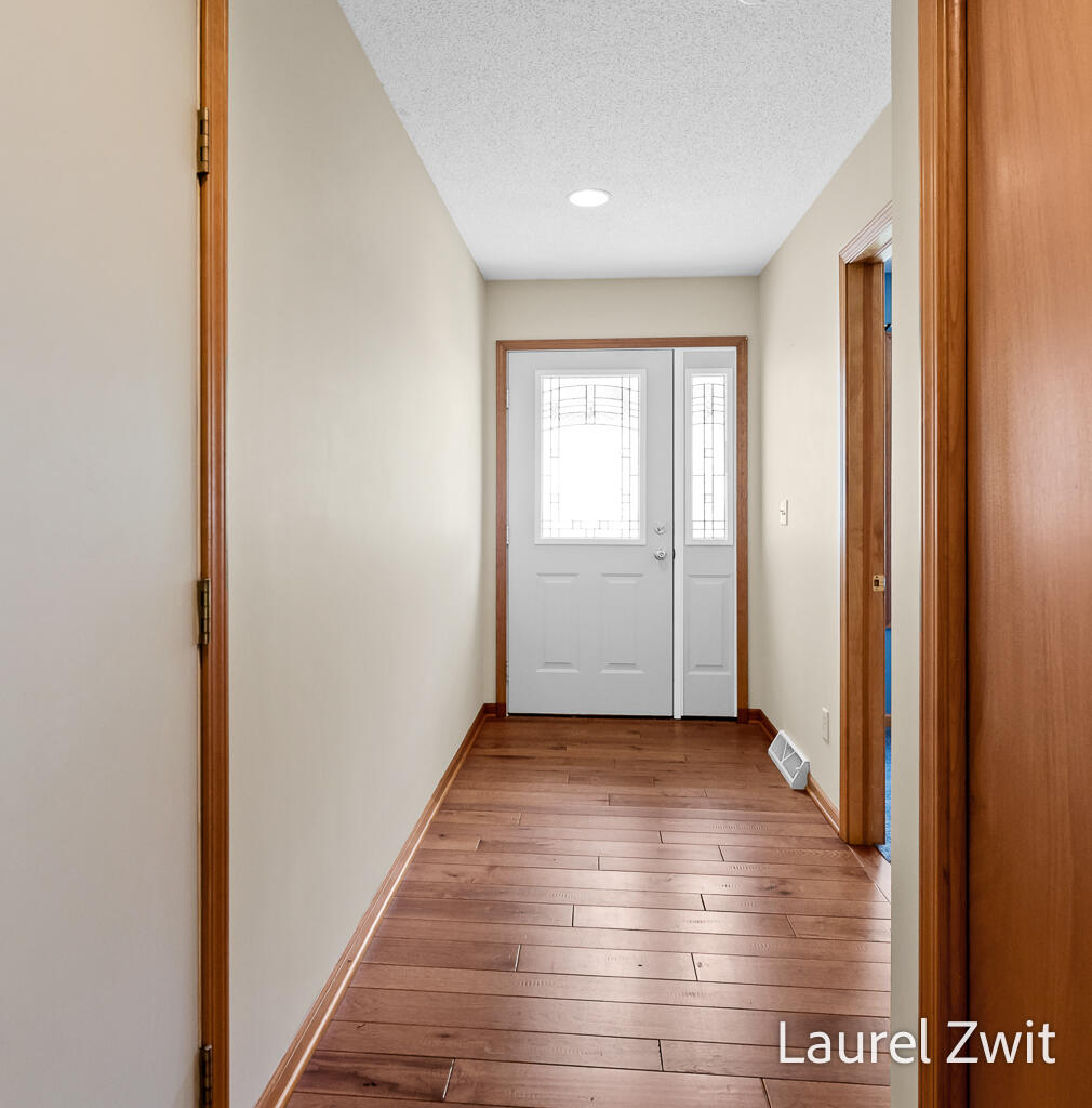 17020 Grandview Drive Spring Lake, MI 49456 - Photo 14 of 42 17020GrandviewDr-14LoRes
