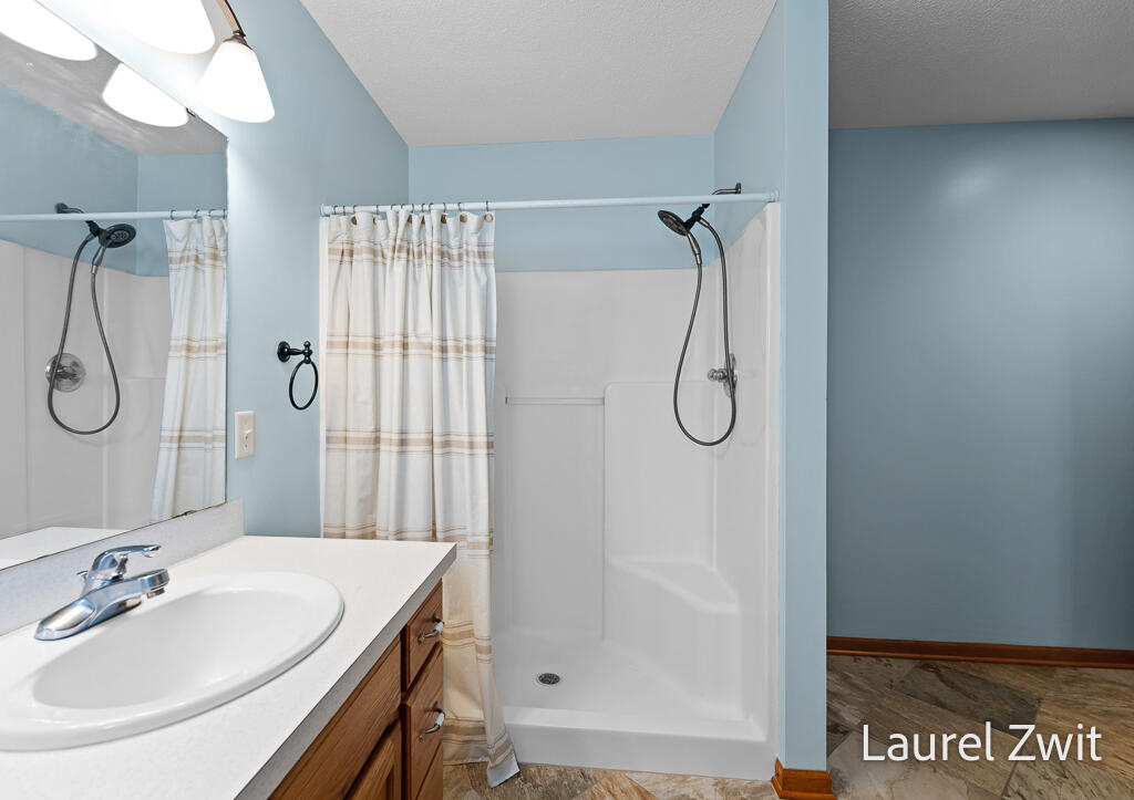 17020 Grandview Drive Spring Lake, MI 49456 - Photo 16 of 42 17020GrandviewDr-16LoRes