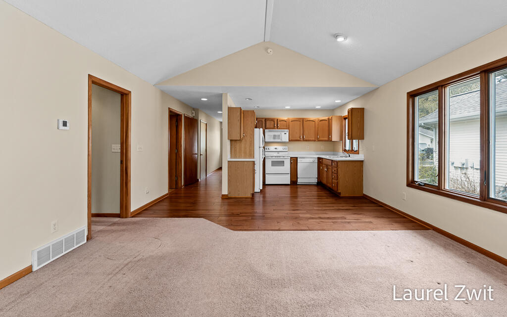 17020 Grandview Drive Spring Lake, MI 49456 - Photo 20 of 42 17020GrandviewDr-20LoRes