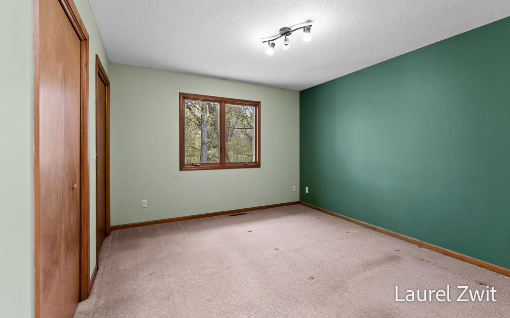 17020 Grandview Drive Spring Lake, MI 49456 - Photo 24 of 42 17020GrandviewDr-24LoRes