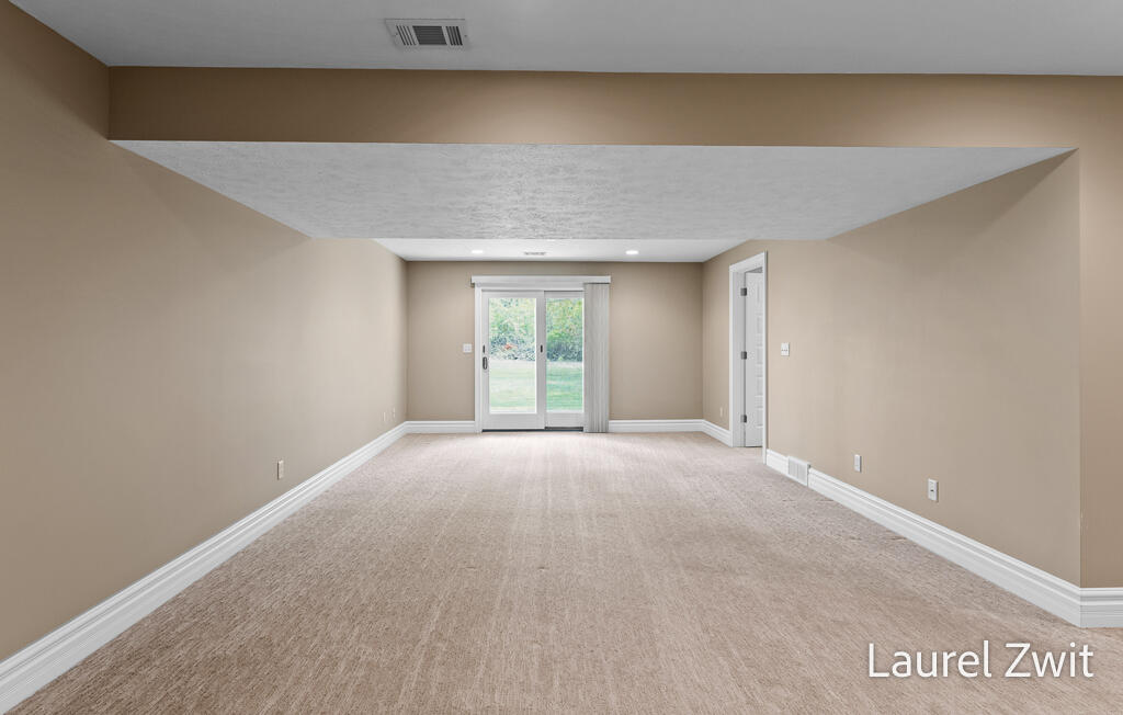 17020 Grandview Drive Spring Lake, MI 49456 - Photo 33 of 42 17020GrandviewDr-33LoRes