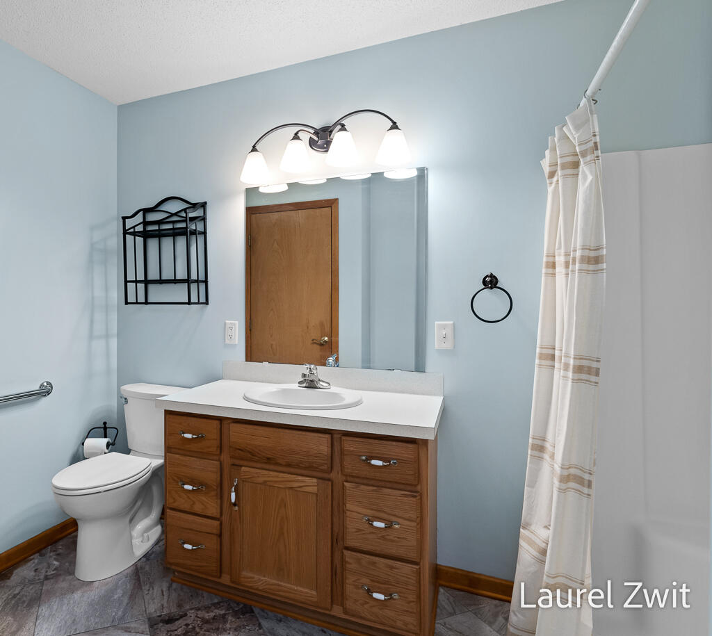 17020 Grandview Drive Spring Lake, MI 49456 - Photo 39 of 42 17020GrandviewDr-39LoRes
