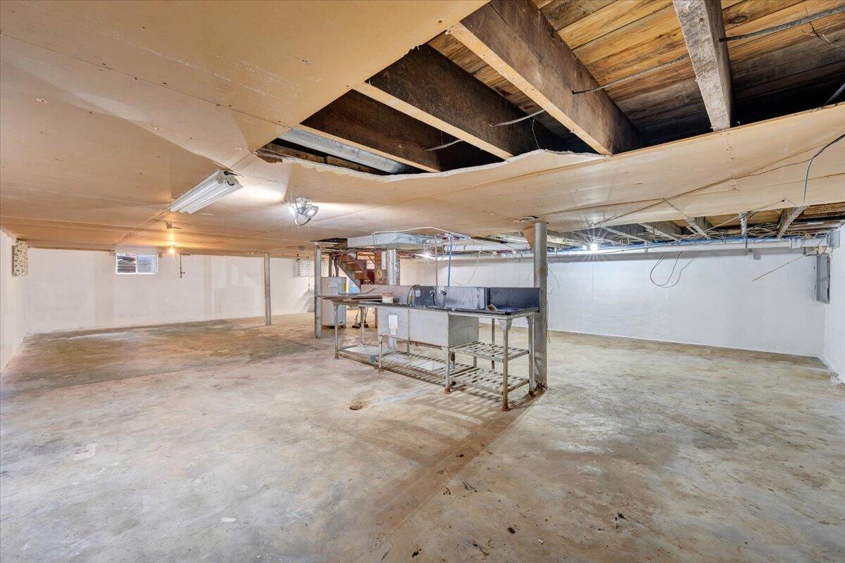 2215 Wildwood Road Salem, VA 24153 - Photo 28 of 35 24-MIB09897