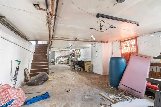 a view of entryway and hall