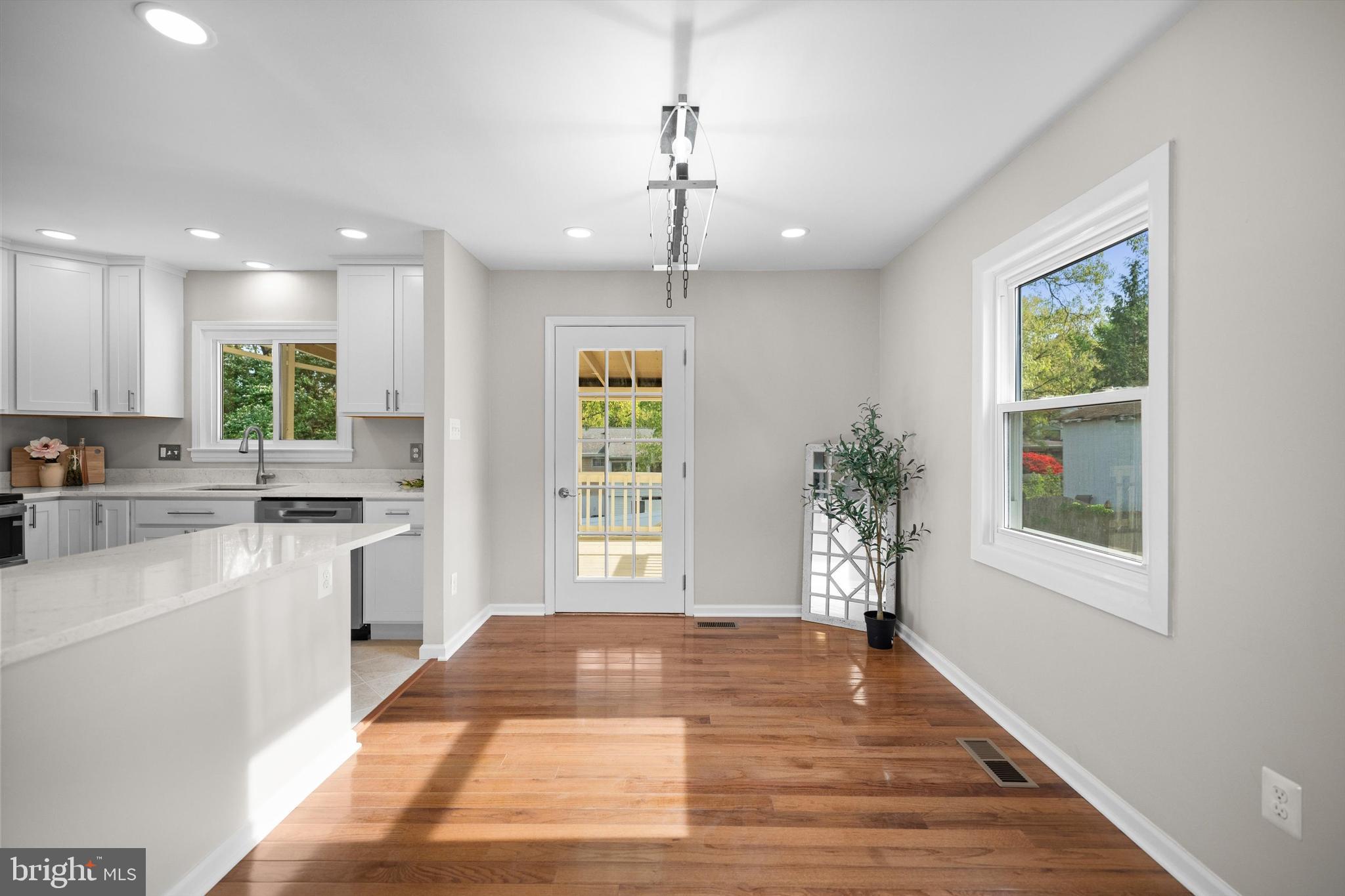 1208 East Iberia Road Sterling, VA 20164 - Photo 11 of 48