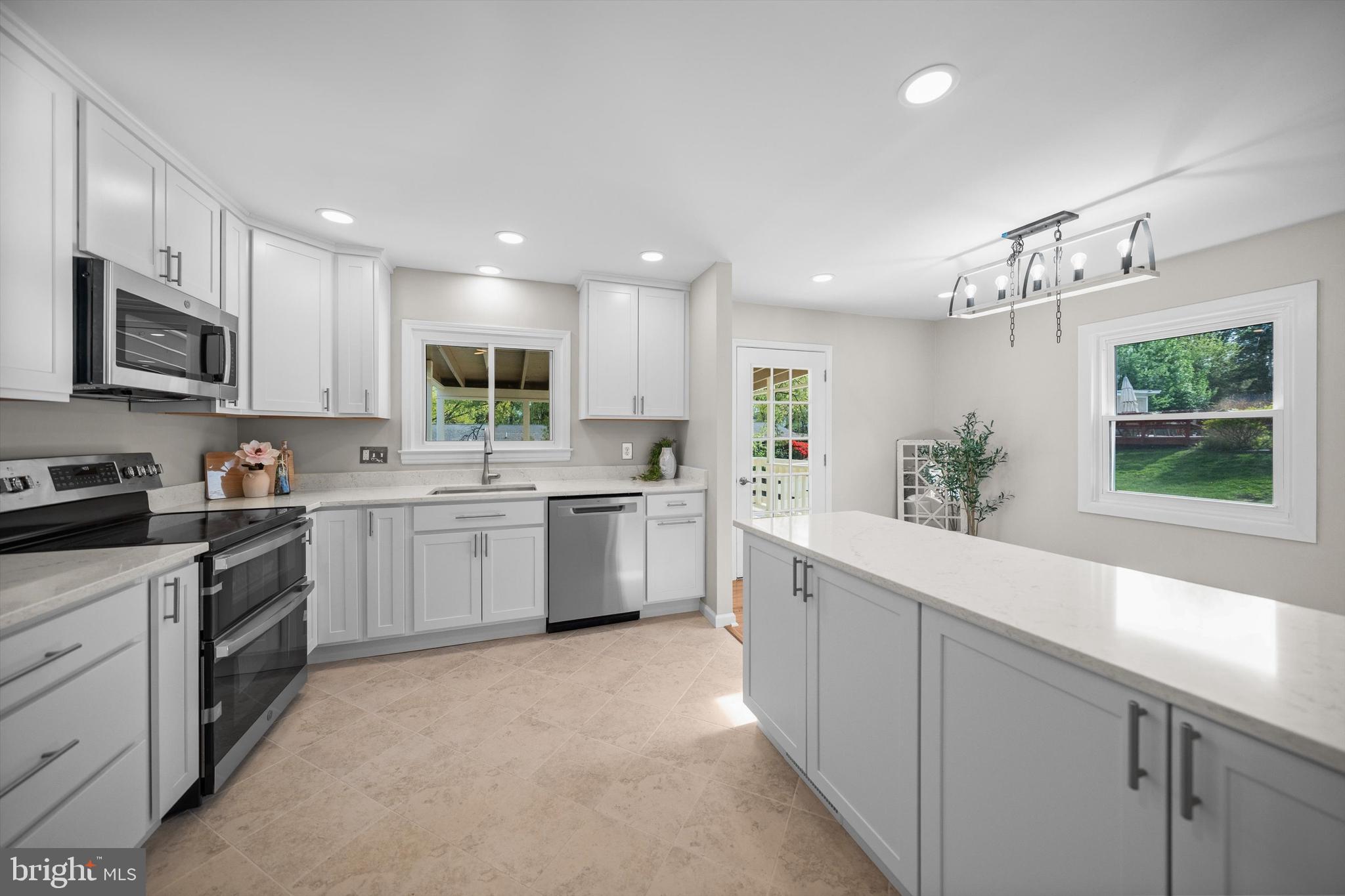 1208 East Iberia Road Sterling, VA 20164 - Photo 12 of 48