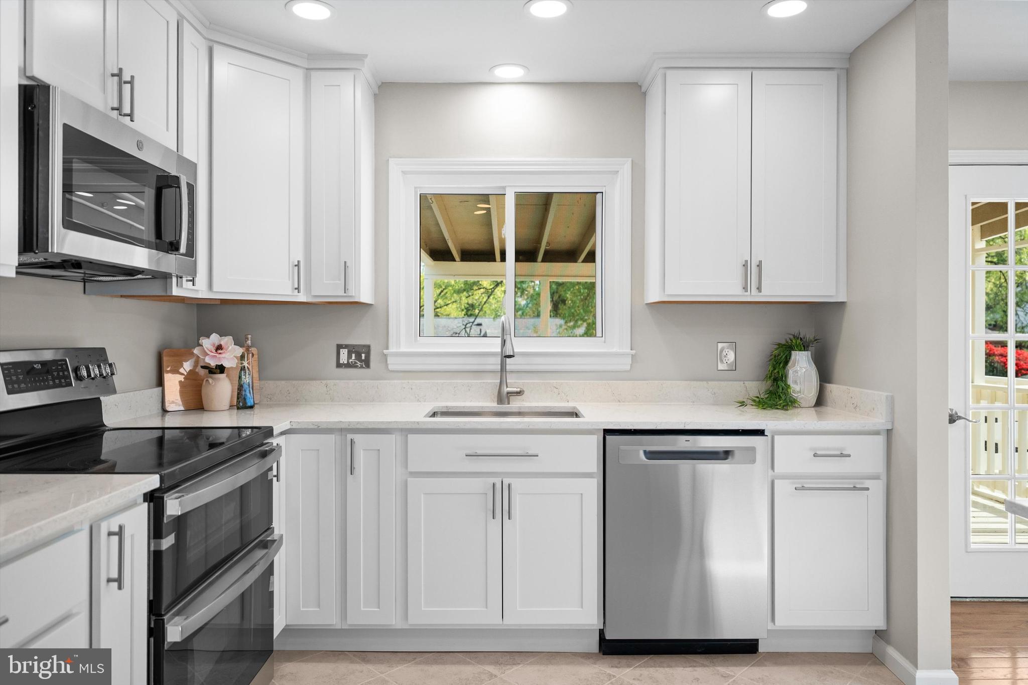 1208 East Iberia Road Sterling, VA 20164 - Photo 15 of 48