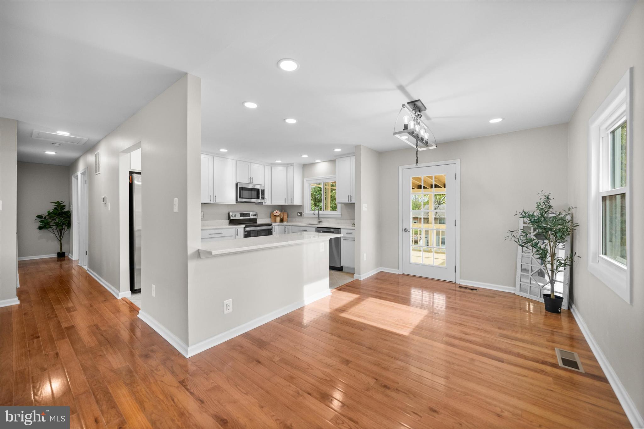 1208 East Iberia Road Sterling, VA 20164 - Photo 10 of 48