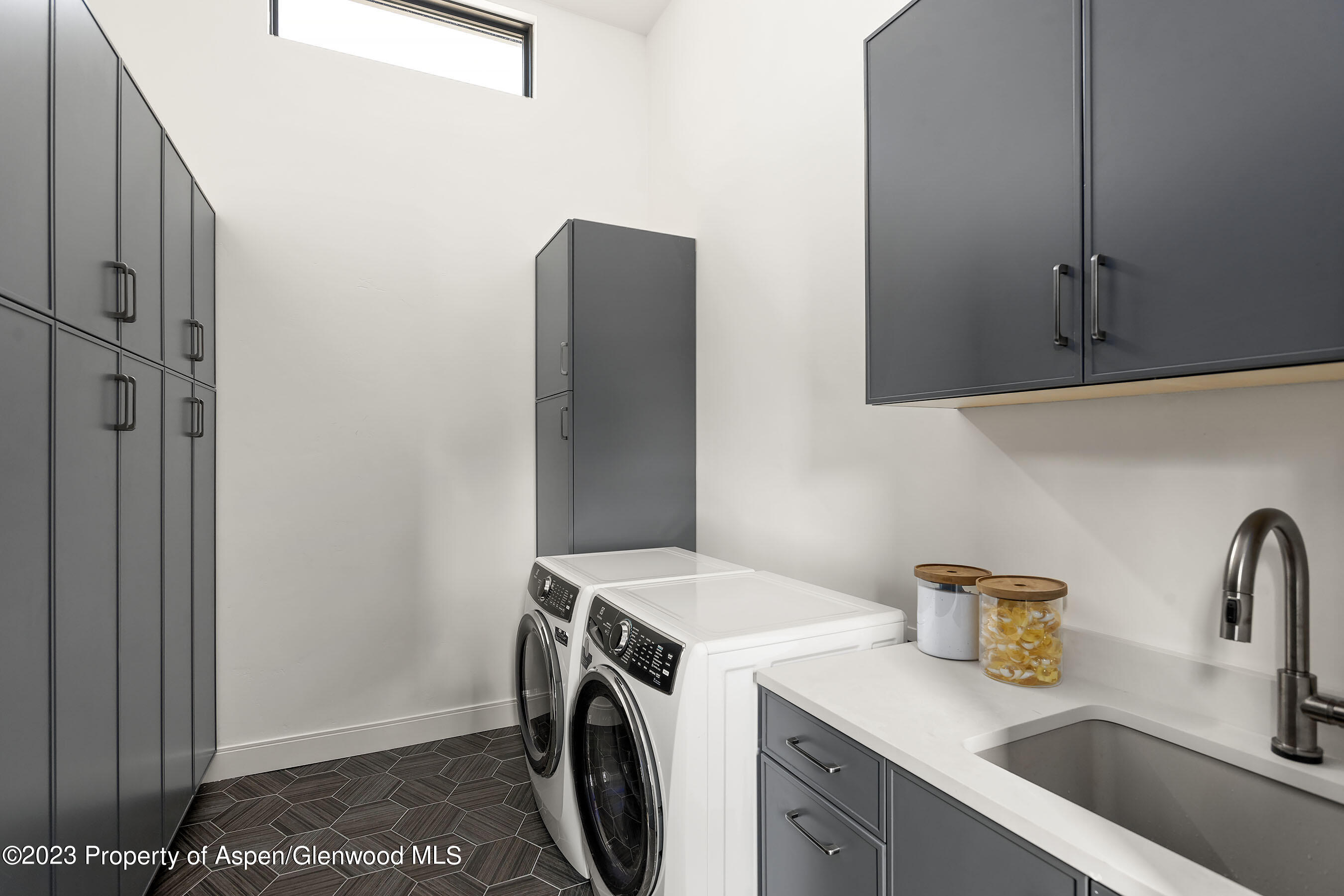 505 Diamond A Ranch Road Carbondale, CO 81623 - Photo 33 of 33 a utility room with dryer and washer
