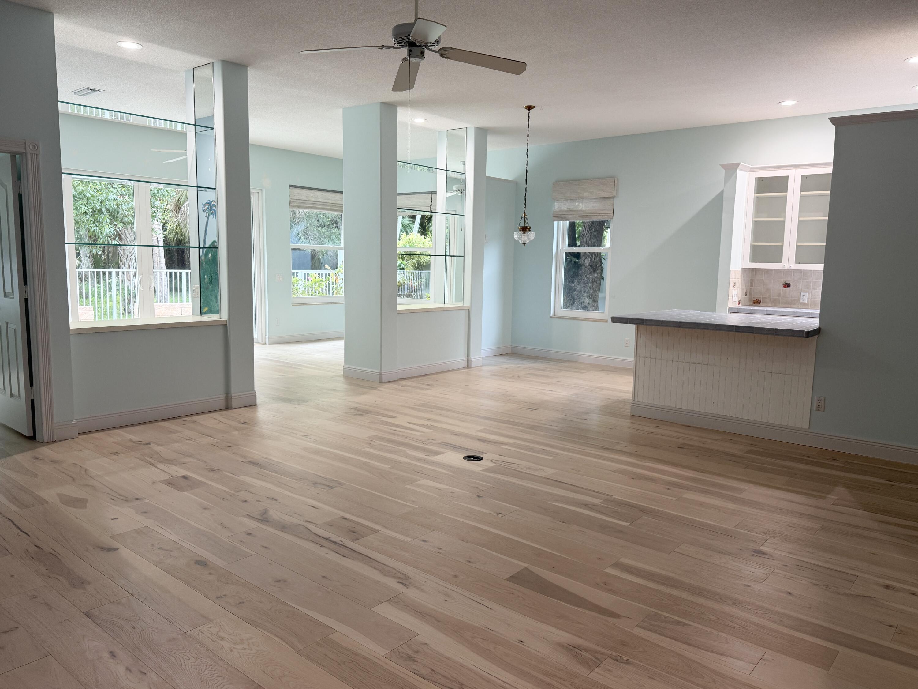 198 Hampton Circle Jupiter, FL 33458 - Photo 11 of 19 Great Room