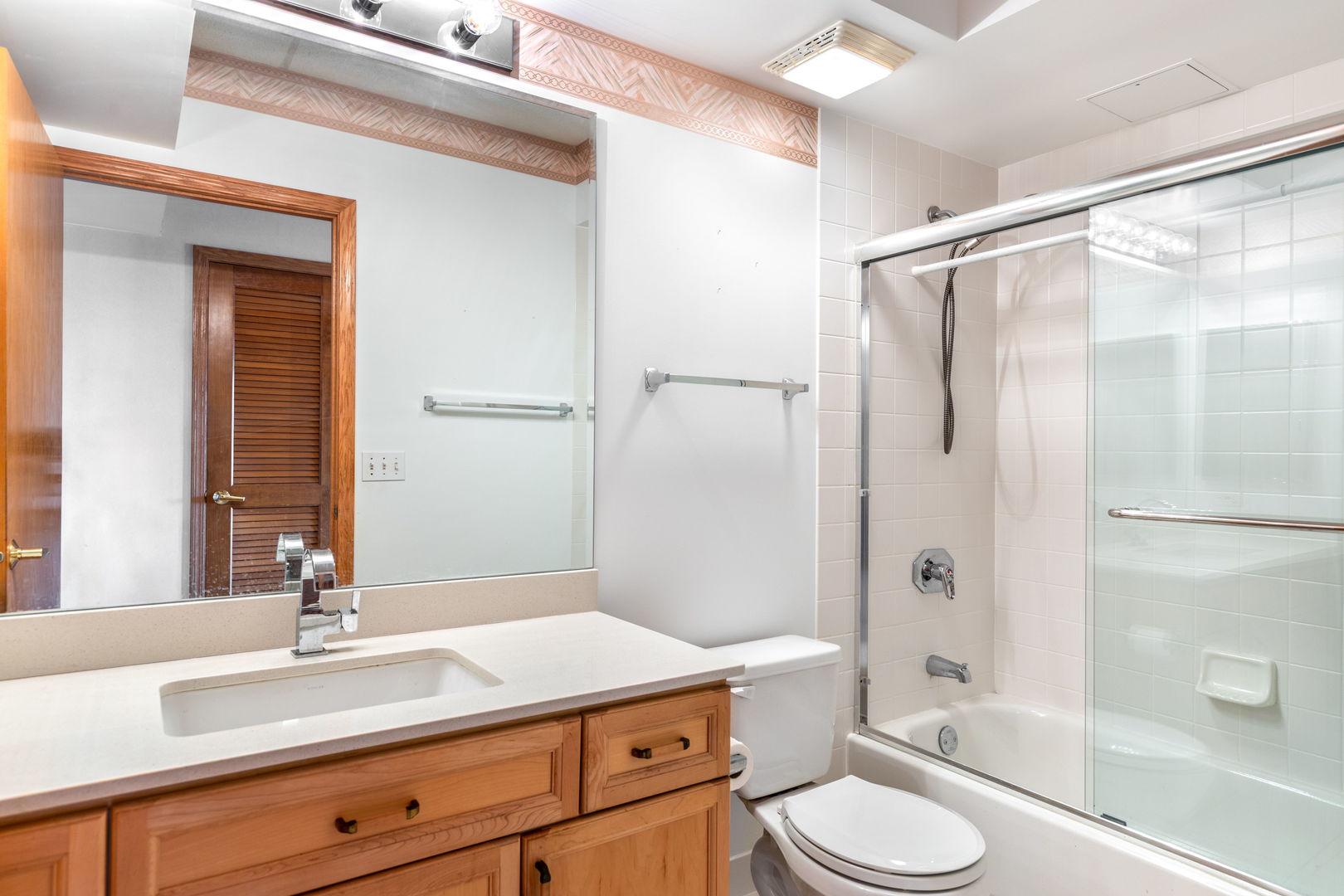 675 Pearson Street, Unit 710 Des Plaines, IL 60016 - Photo 16 of 19