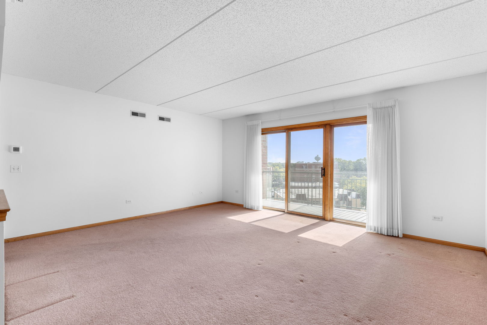 675 Pearson Street, Unit 710 Des Plaines, IL 60016 - Photo 4 of 19