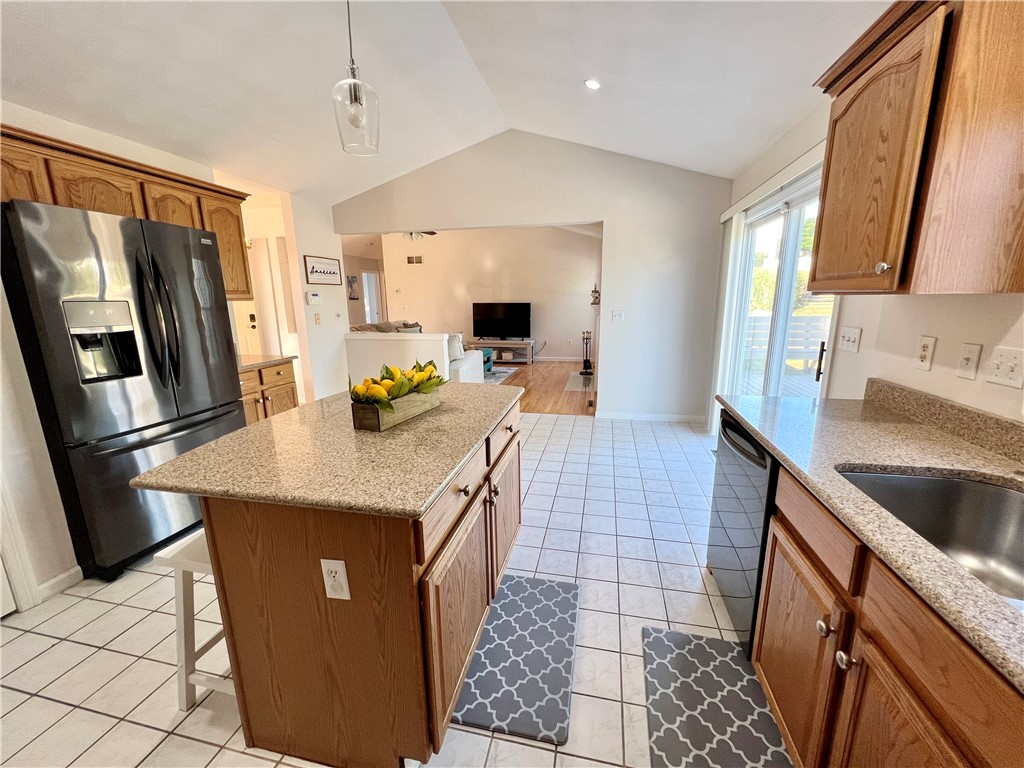 65 Carriage Trail Middletown, RI 02842 - Photo 24 of 38