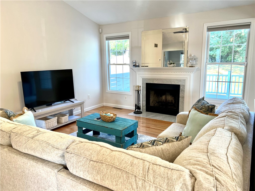 65 Carriage Trail Middletown, RI 02842 - Photo 27 of 38