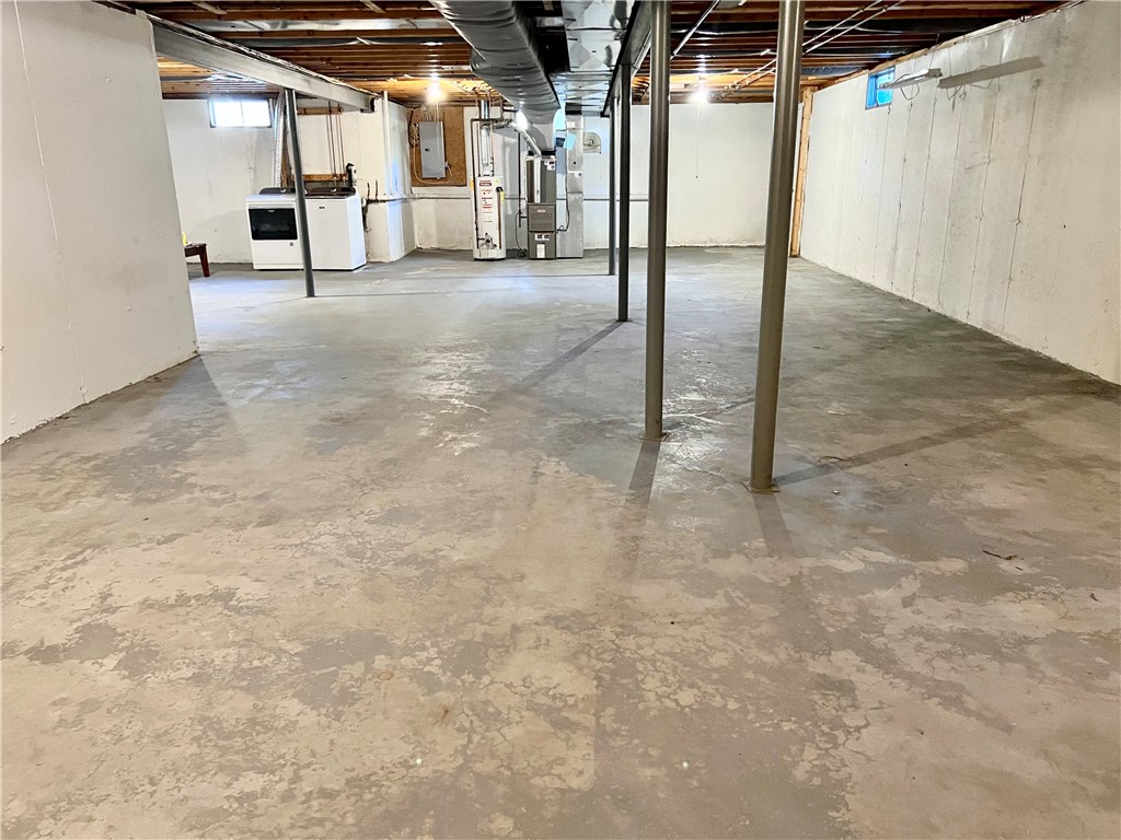 65 Carriage Trail Middletown, RI 02842 - Photo 33 of 38