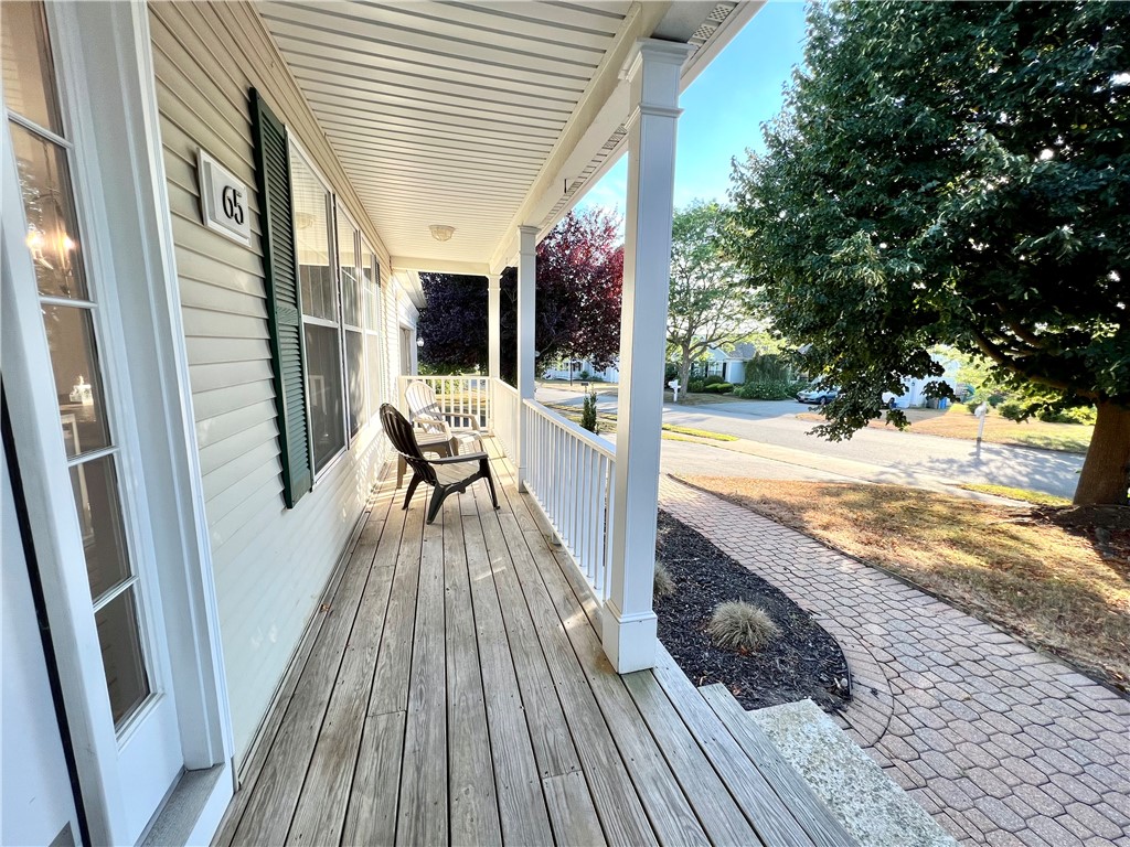 65 Carriage Trail Middletown, RI 02842 - Photo 5 of 38