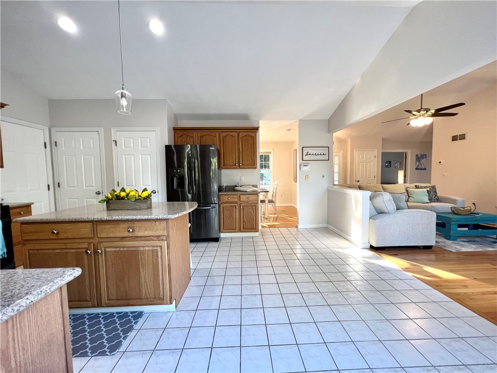 65 Carriage Trail Middletown, RI 02842 - Photo 7 of 38