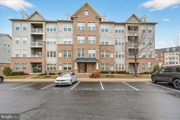 $320,000 | 6490 Calverton Drive, Unit 201, Frederick, MD 21703