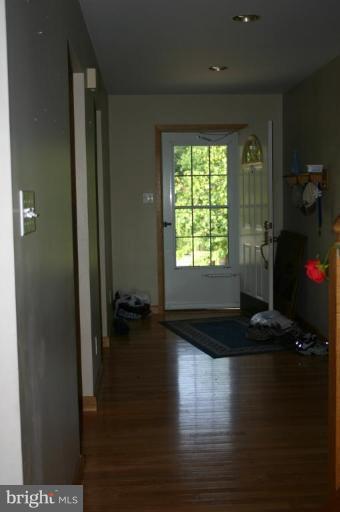 20649 Violet Road Rohrersville, MD 21779 - Photo 8 of 17 Entrance / Foyer