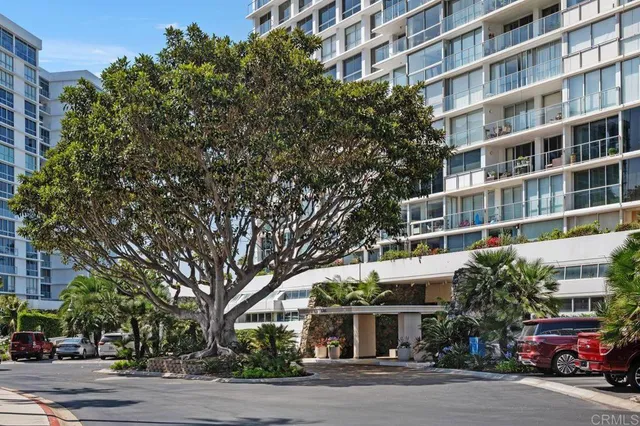 $1,875,000 | 1760 Avenida Del Mundo, Unit 805, Coronado, CA 92118