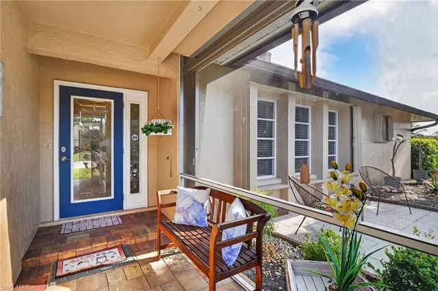 a view of an outdoor space