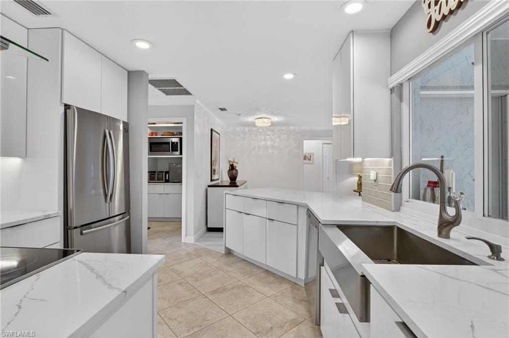 2236 Queens Boulevard Naples, FL 34112 - Photo 9 of 34