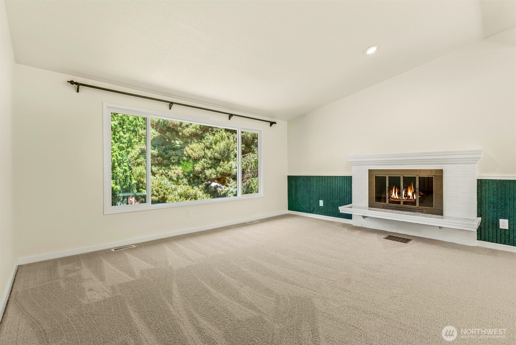 8830 Shell Place Edmonds, WA 98026 - Photo 5 of 39