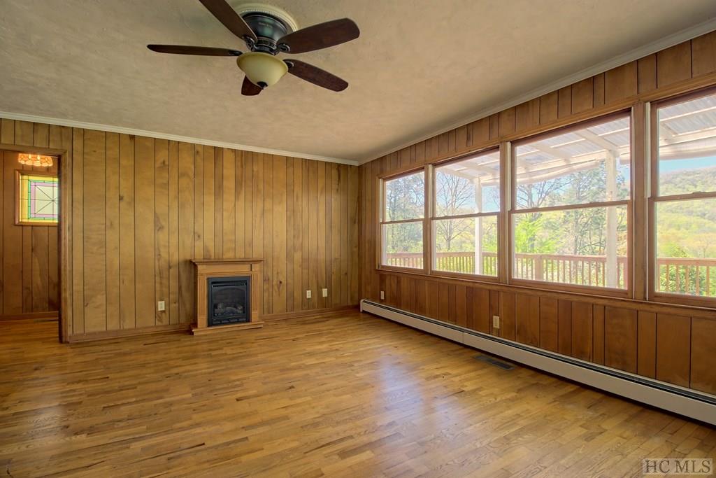 70 Summit Road Otto, NC 28763 - Photo 8 of 36 Gallery Image 8