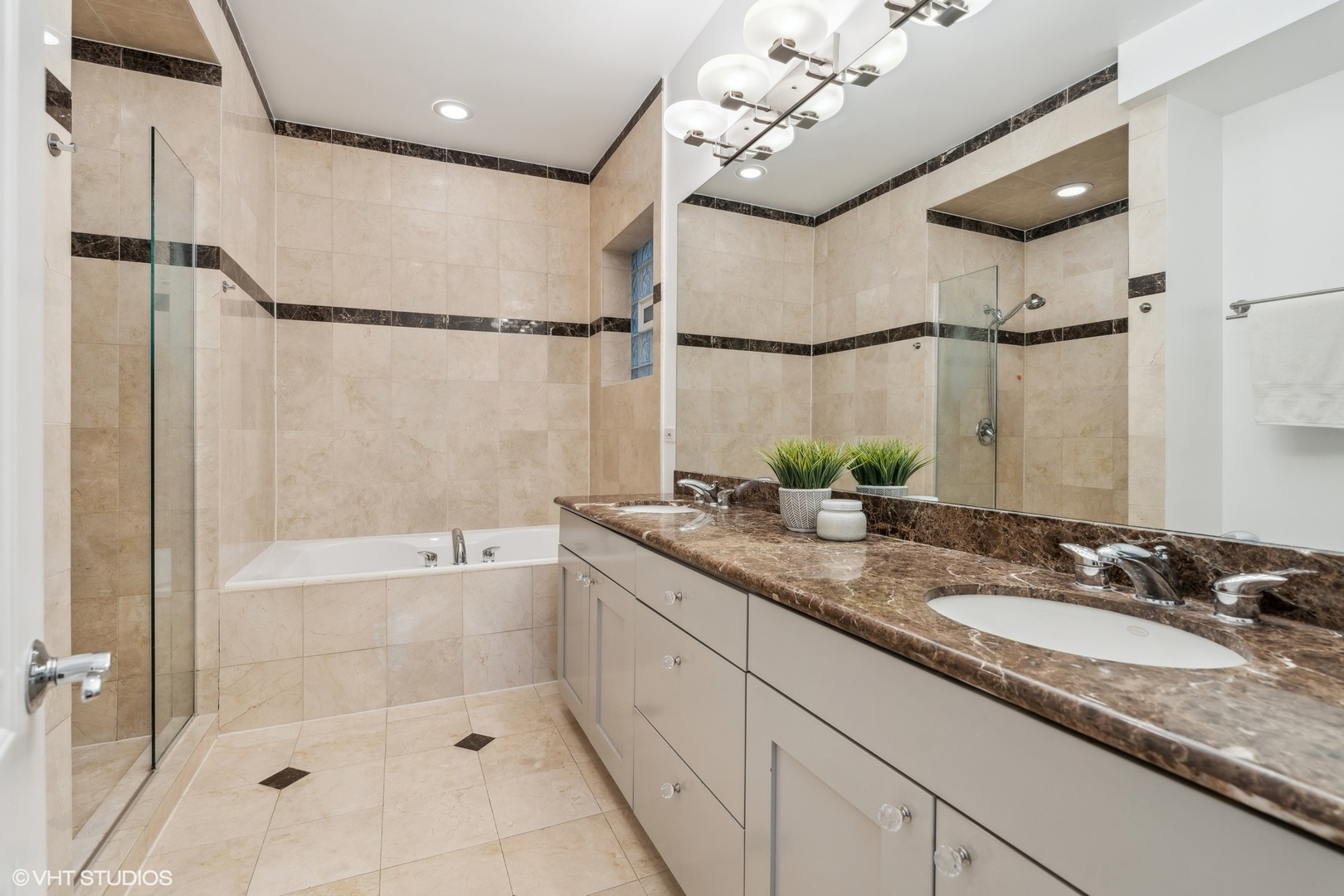 2033 West Rice Street, Unit 1 Chicago, IL 60622 - Photo 11 of 23 Gallery Image 11