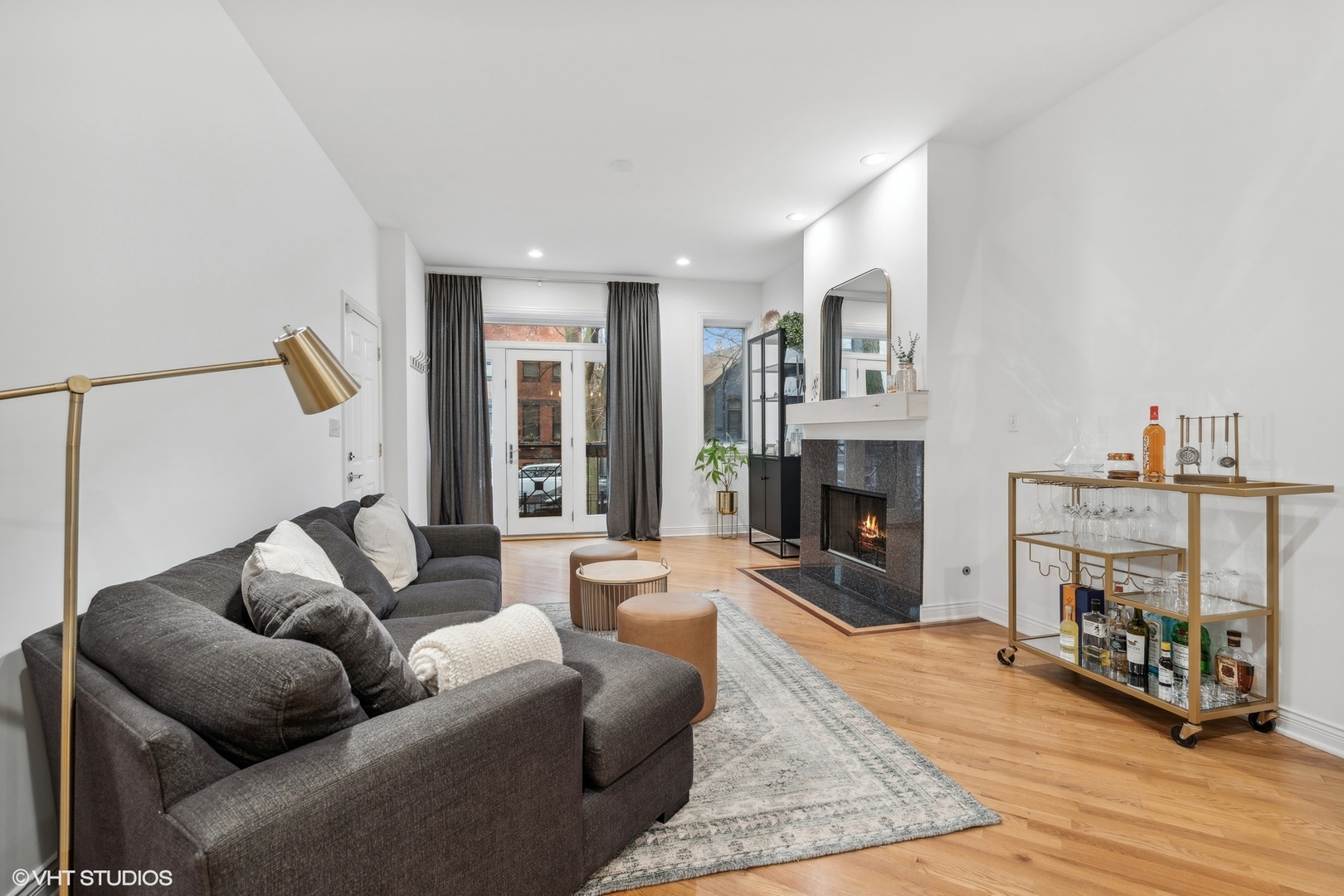 2033 West Rice Street, Unit 1 Chicago, IL 60622 - Photo 3 of 23 Gallery Image 3