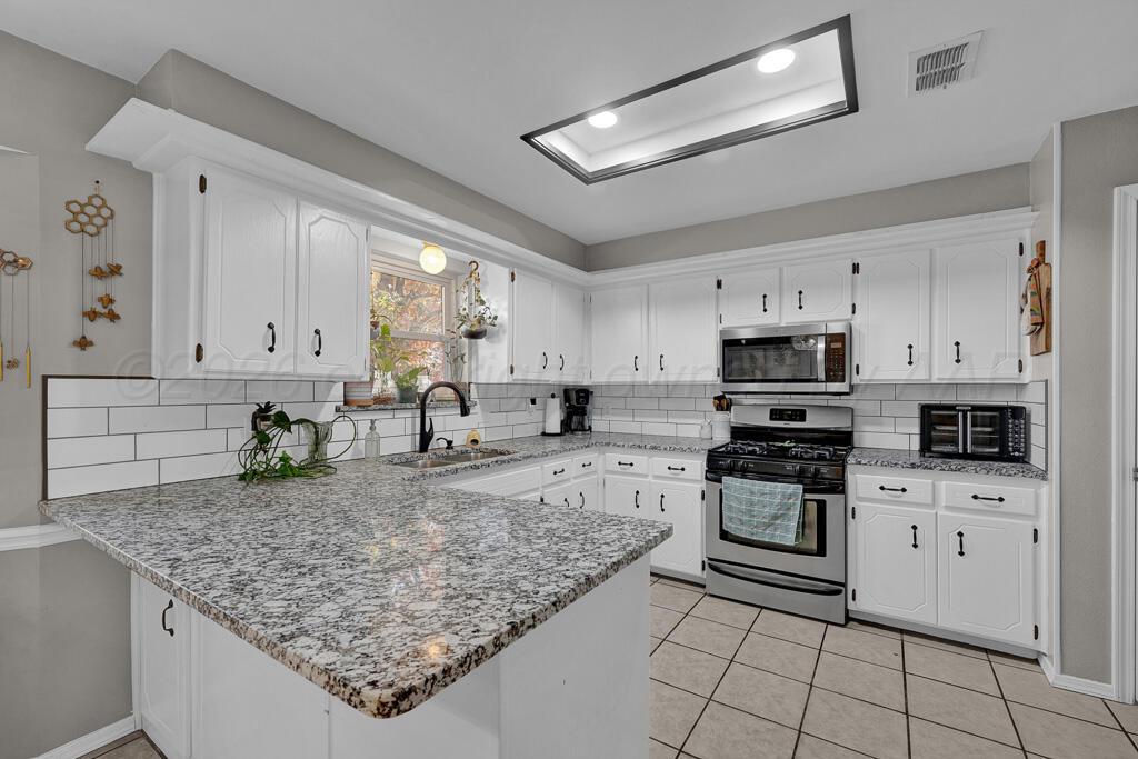 8202 Tejas Trail Amarillo, TX 79110 - Photo 6 of 26 kitchen 1