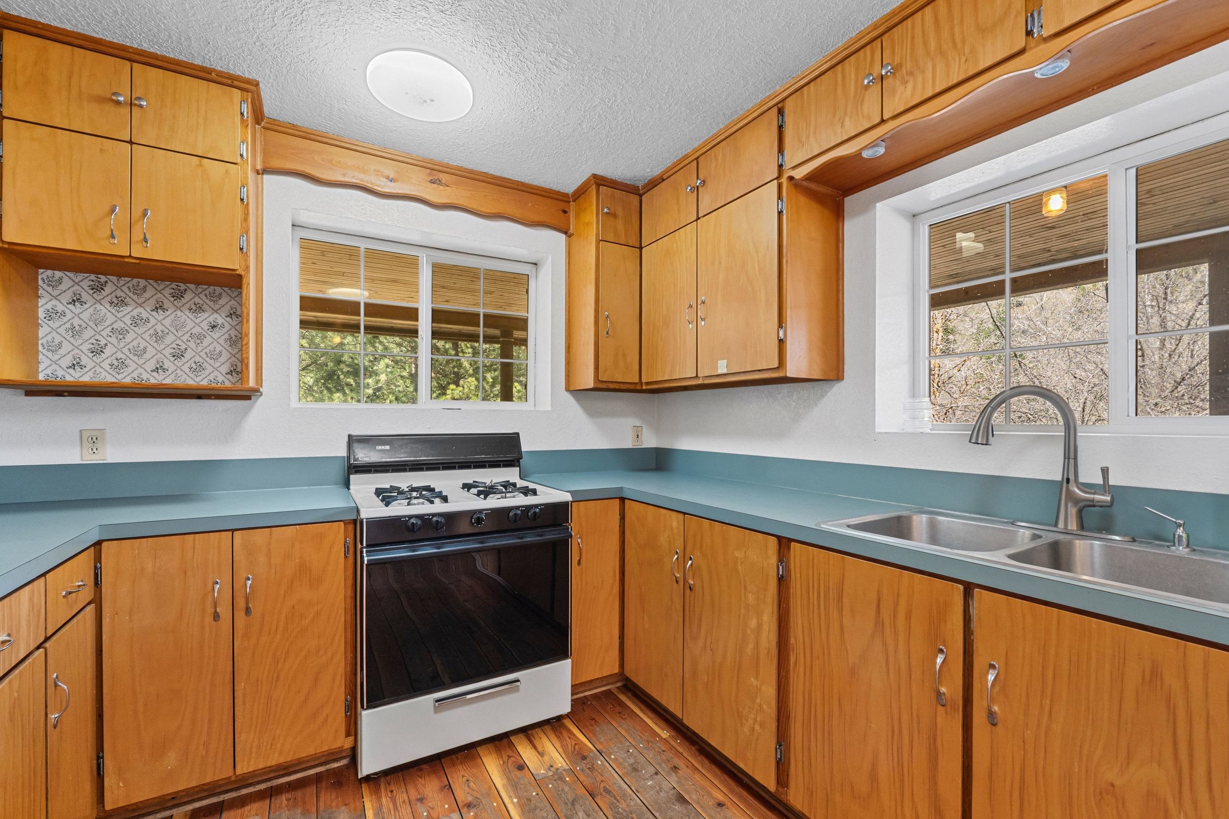3019 Pierre Lake Road Kettle Falls, WA 99141 - Photo 6 of 31 Gallery Image 6