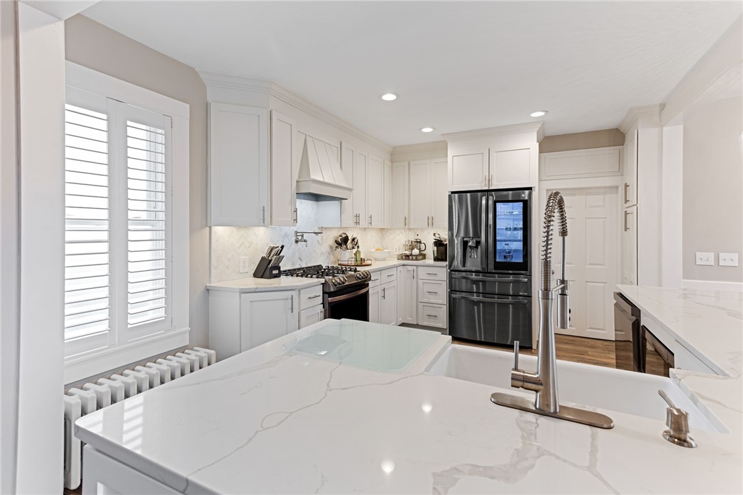 29 Burnett Road Warwick, RI 02889 - Photo 15 of 49