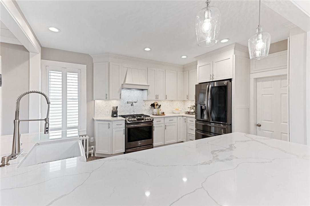 29 Burnett Road Warwick, RI 02889 - Photo 17 of 49