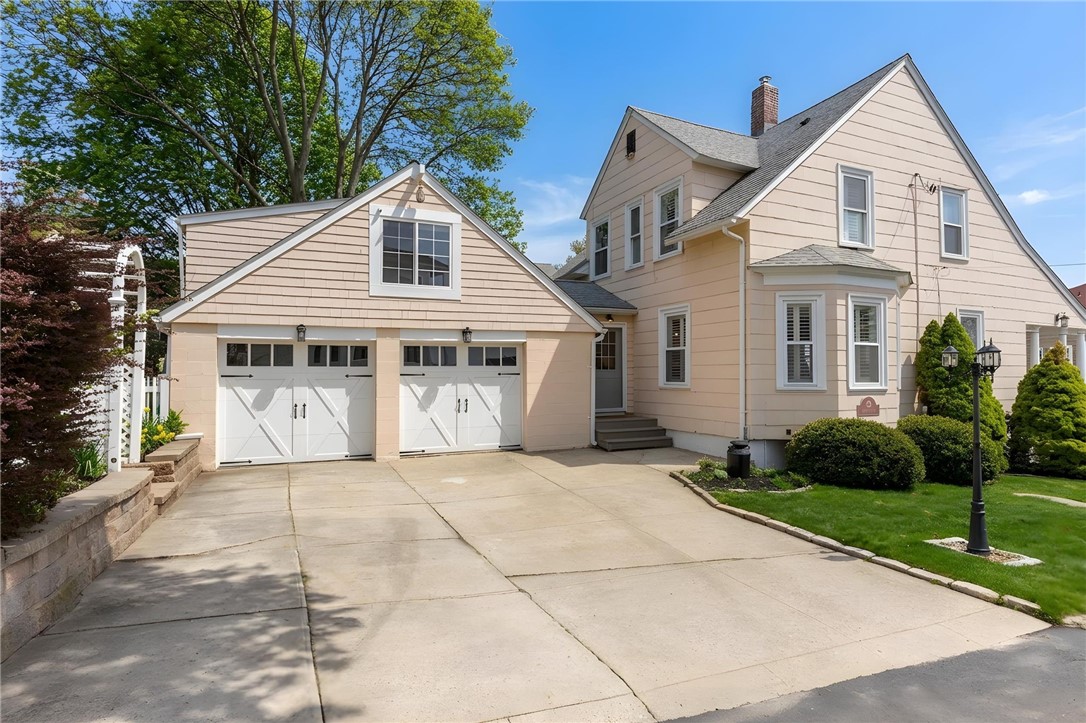 29 Burnett Road Warwick, RI 02889 - Photo 2 of 49
