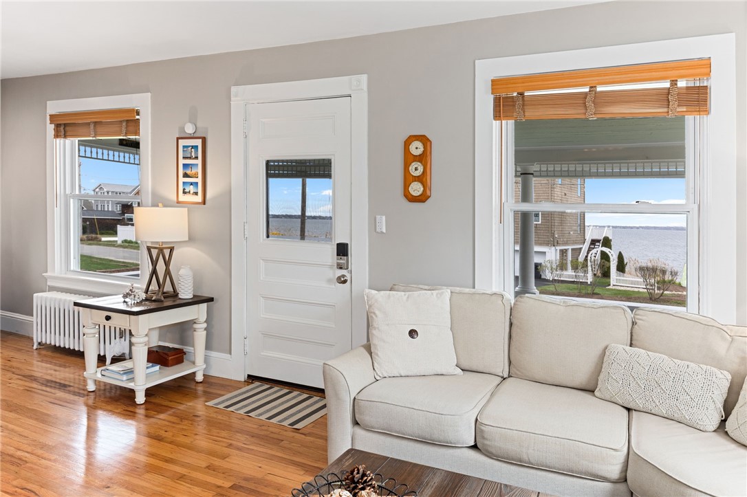 29 Burnett Road Warwick, RI 02889 - Photo 6 of 49