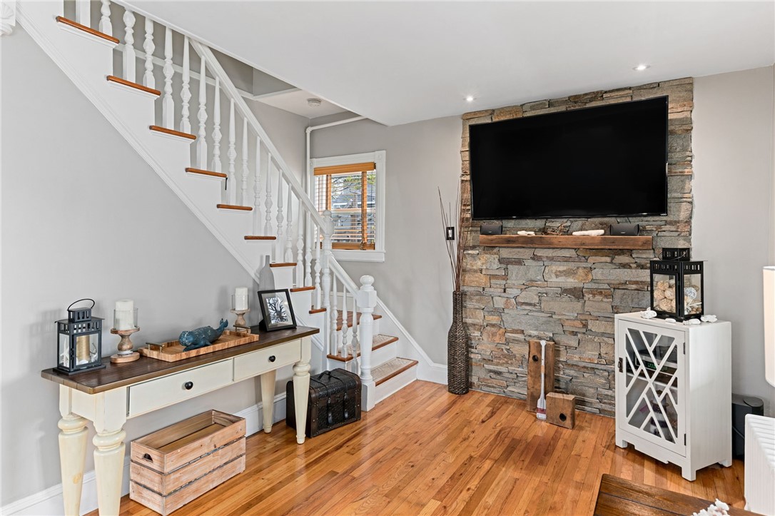29 Burnett Road Warwick, RI 02889 - Photo 8 of 49