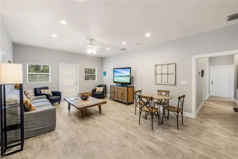 $999,999 | 5248 Coral Wood Drive, Naples, FL 34119