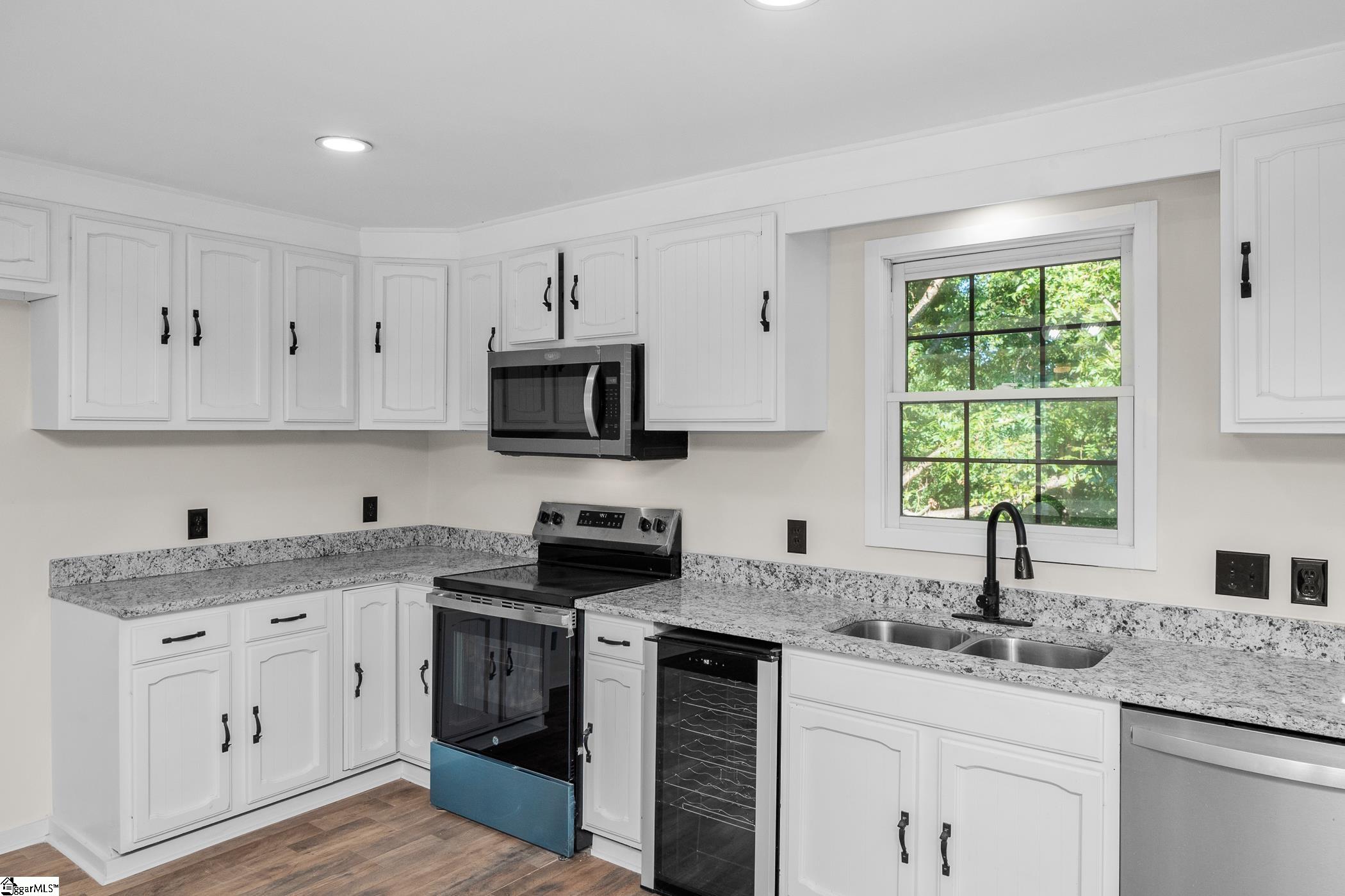 141 Agnes Drive Duncan, SC 29334 - Photo 11 of 50