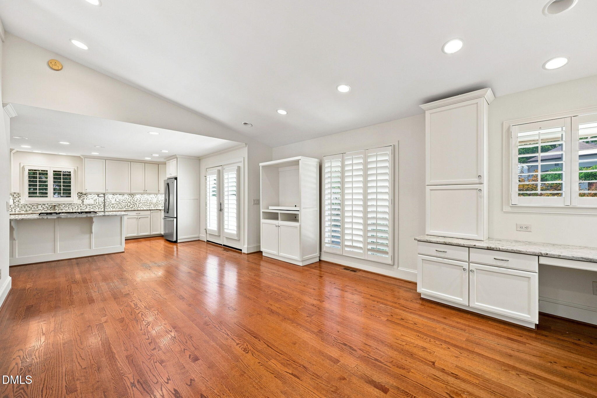 6804 Woodhaven Court Raleigh, NC 27615 - Photo 3 of 41 Living Room
